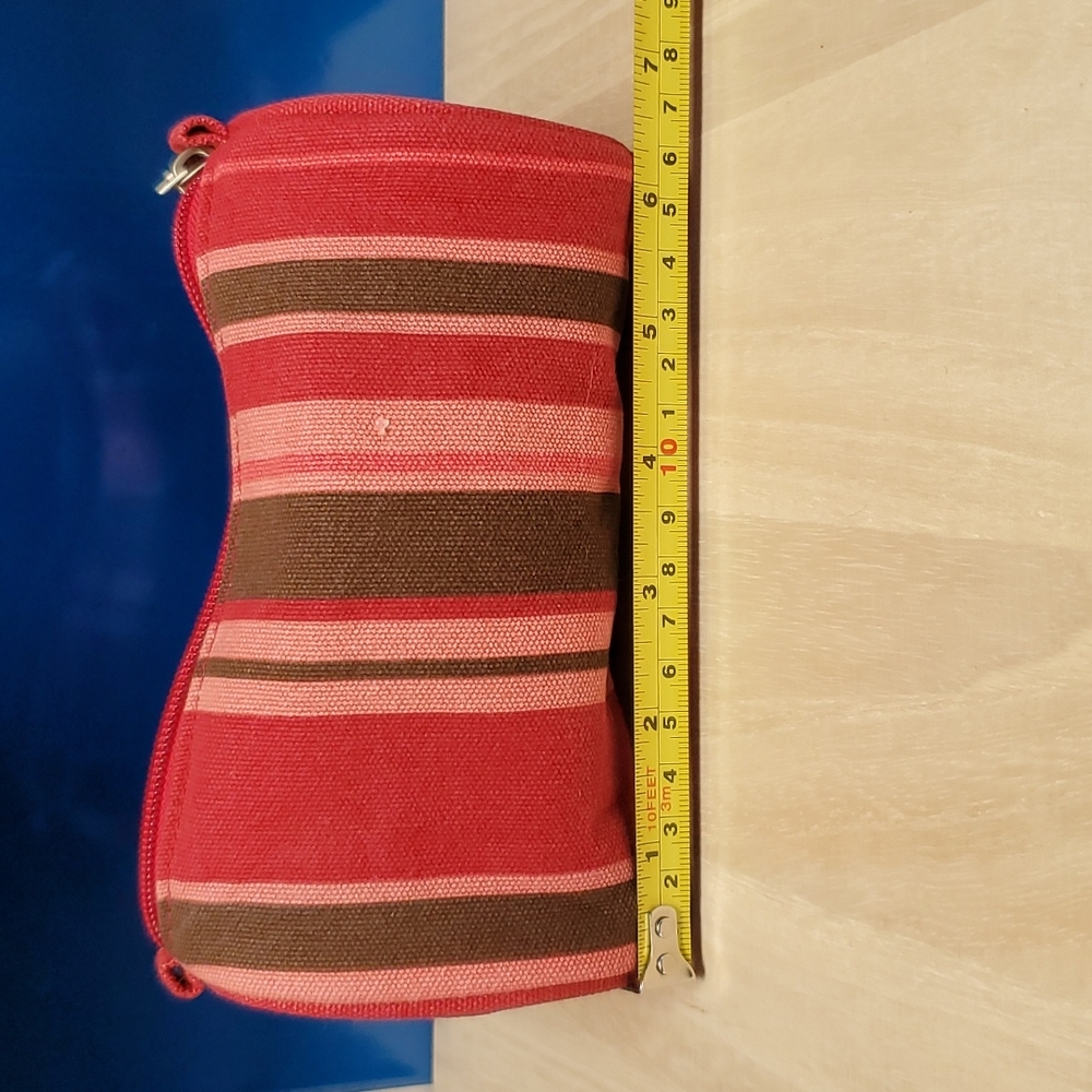 FINAL MARKDOWN-Body Shop Makeup Bag - Picture 9 of 10